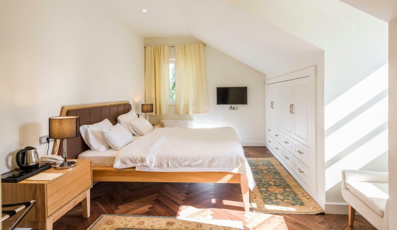 Hotel Gradska Cetinje Ngoại thất bức ảnh