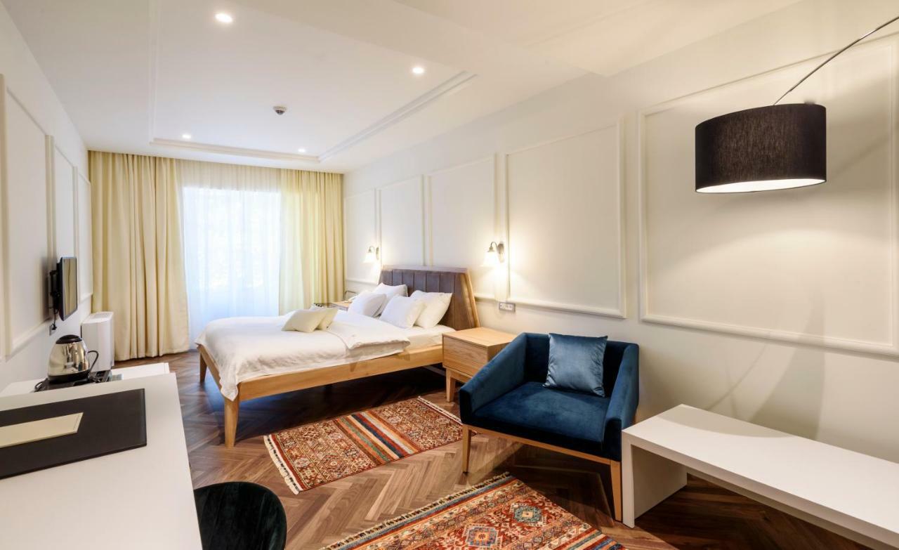 Hotel Gradska Cetinje Ngoại thất bức ảnh